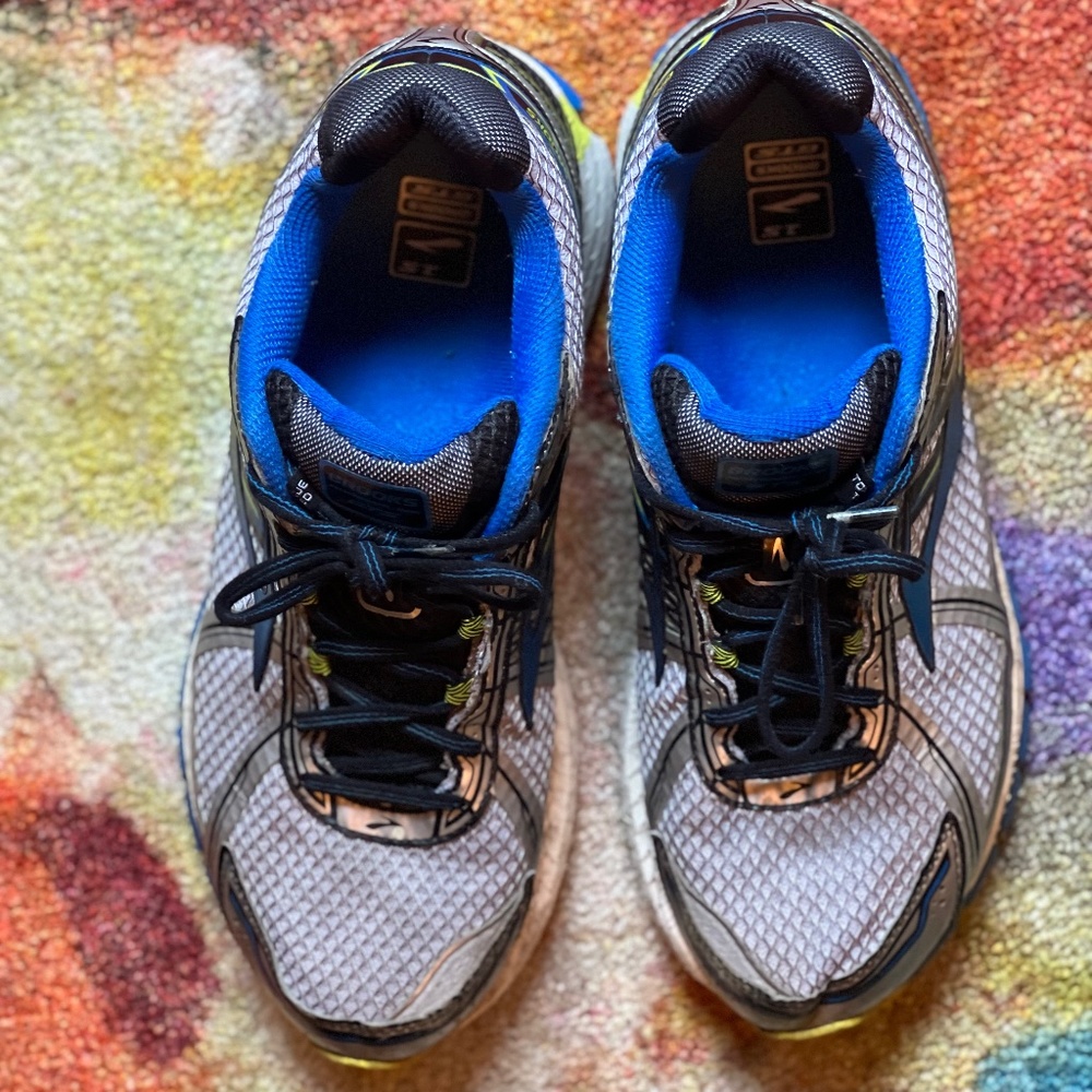 Men’s Brooks Sneakers Wide Size 11.5 (Blue, grey, black, neon yellow)